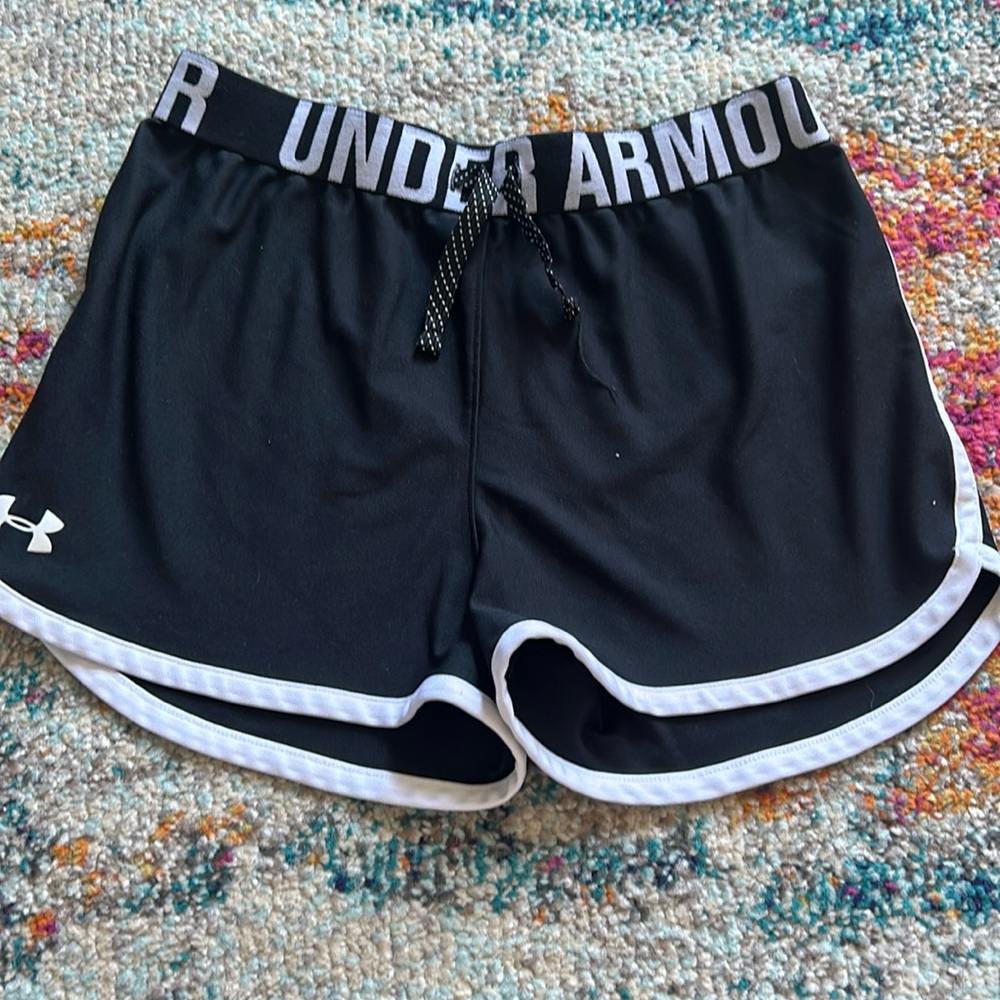 Youth XL under armour black heat gear shorts